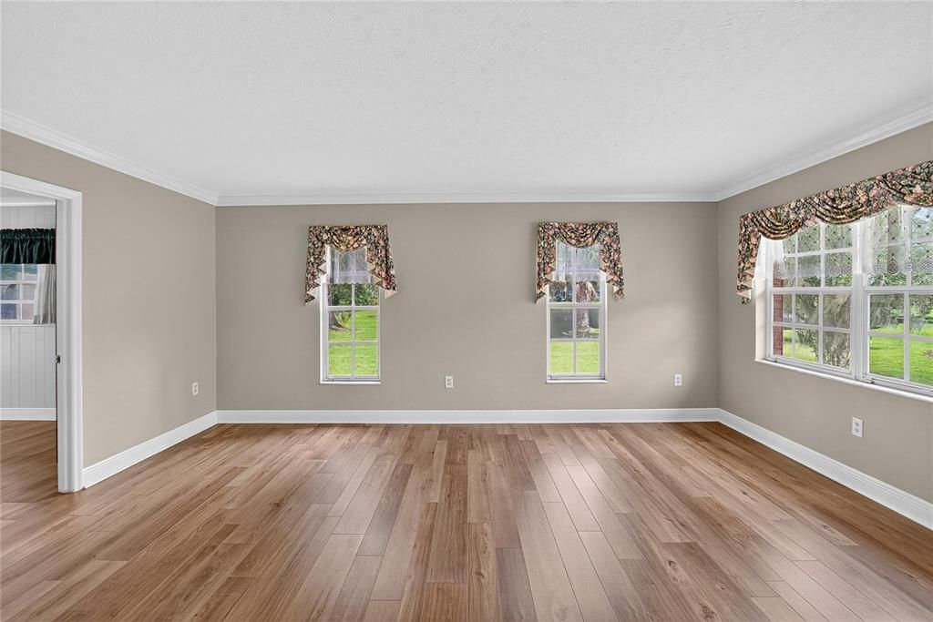 На продажу: $944,900 (6 спален, 3 ванн, 4516 Квадратных фут)