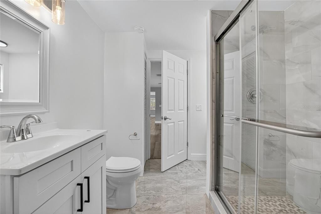 На продажу: $944,900 (6 спален, 3 ванн, 4516 Квадратных фут)