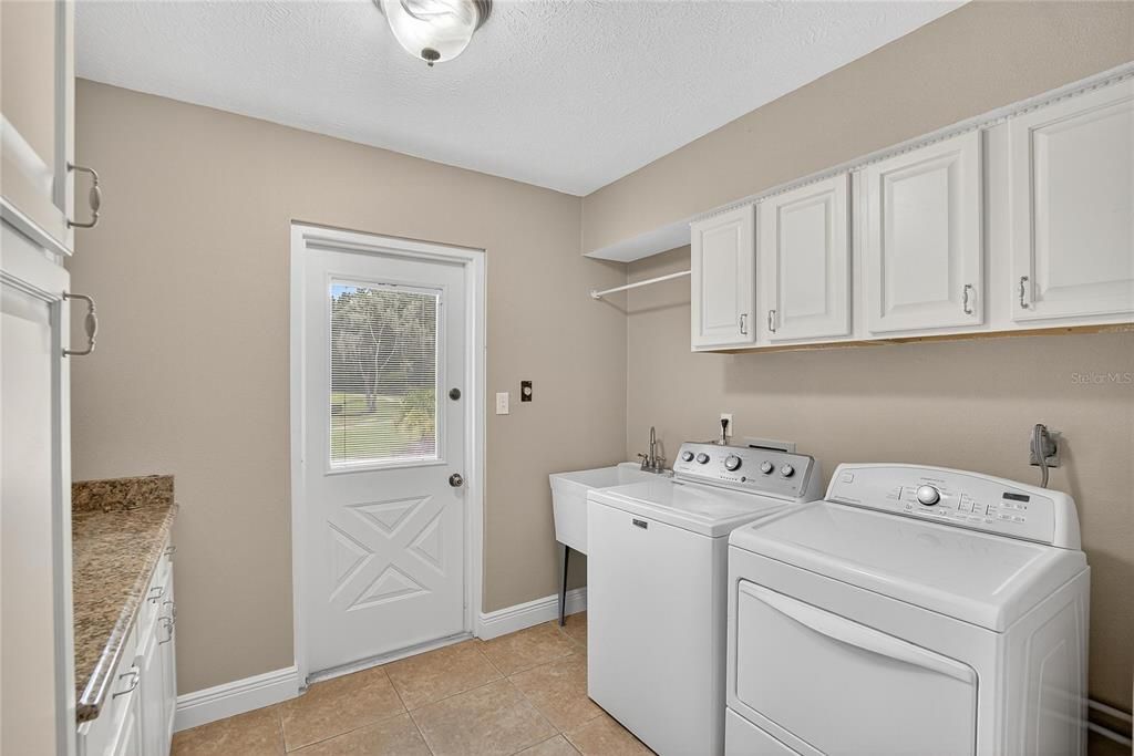 На продажу: $944,900 (6 спален, 3 ванн, 4516 Квадратных фут)