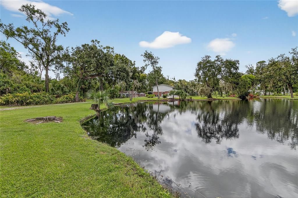 На продажу: $944,900 (6 спален, 3 ванн, 4516 Квадратных фут)