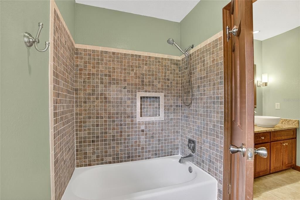 На продажу: $944,900 (6 спален, 3 ванн, 4516 Квадратных фут)