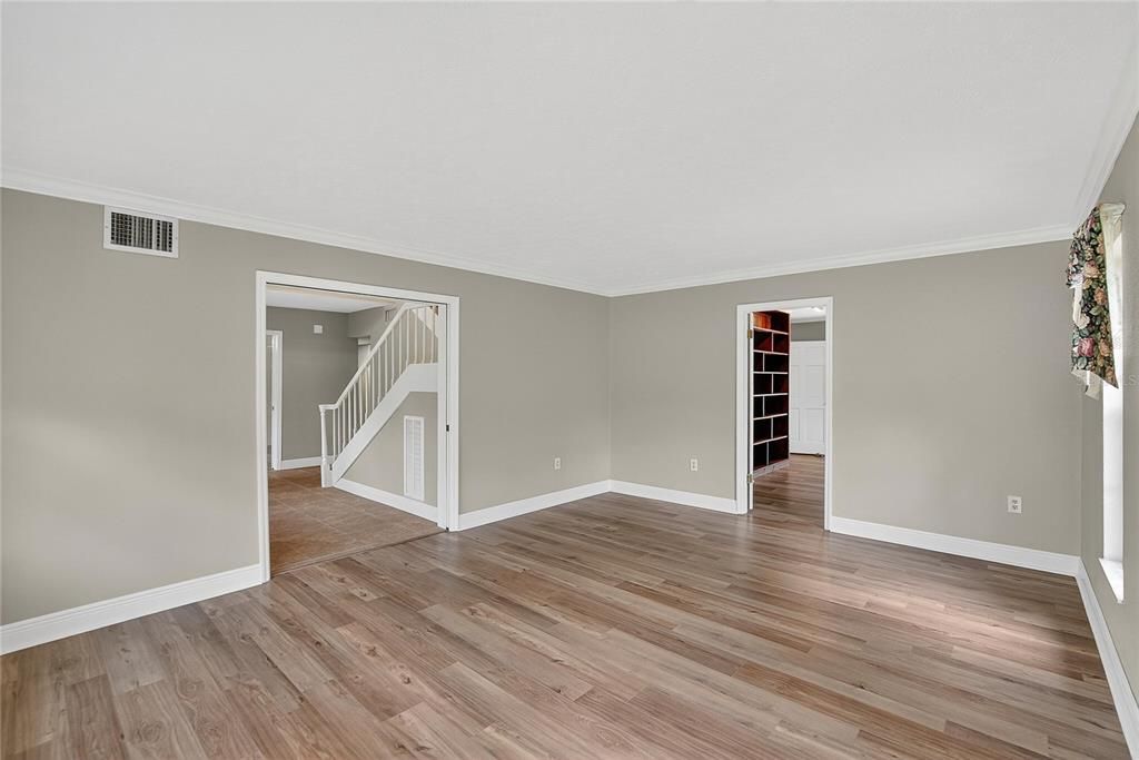 На продажу: $944,900 (6 спален, 3 ванн, 4516 Квадратных фут)