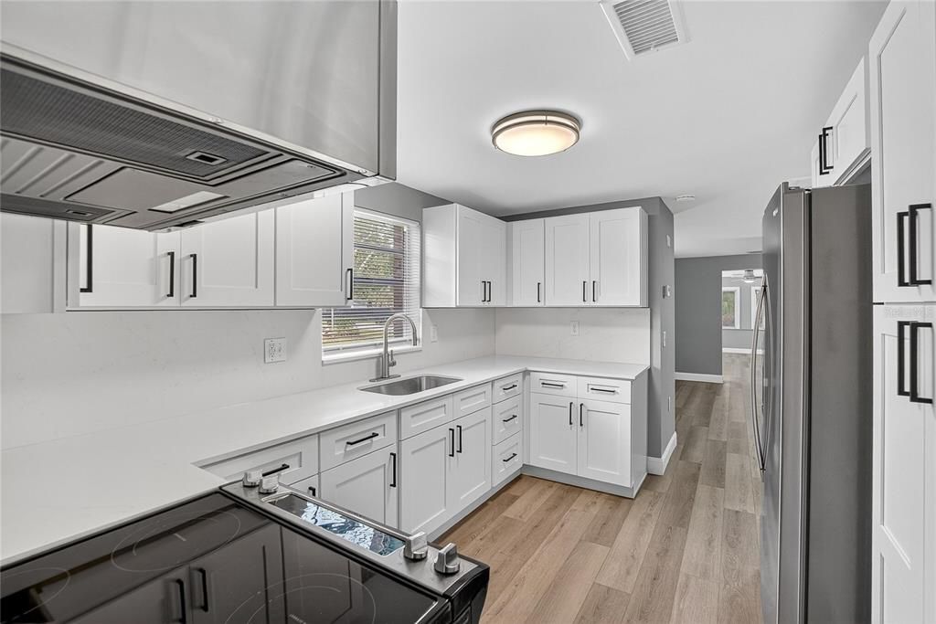 На продажу: $944,900 (6 спален, 3 ванн, 4516 Квадратных фут)