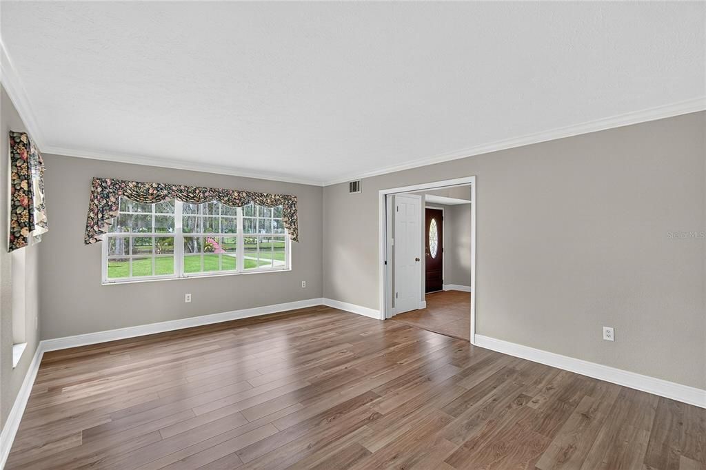 На продажу: $944,900 (6 спален, 3 ванн, 4516 Квадратных фут)