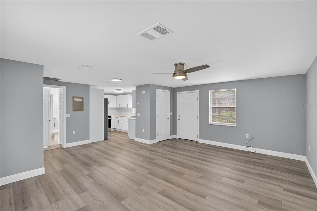 На продажу: $944,900 (6 спален, 3 ванн, 4516 Квадратных фут)