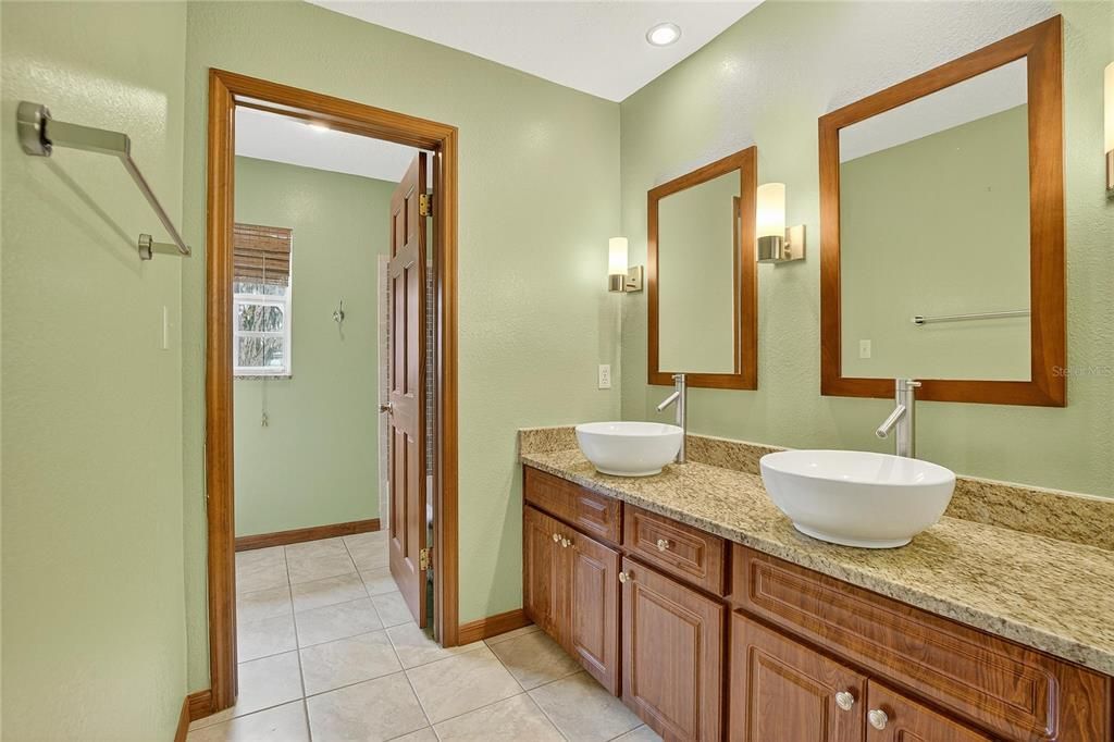 На продажу: $944,900 (6 спален, 3 ванн, 4516 Квадратных фут)