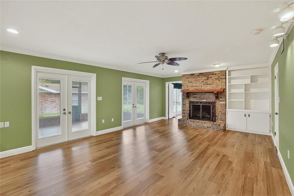 На продажу: $944,900 (6 спален, 3 ванн, 4516 Квадратных фут)