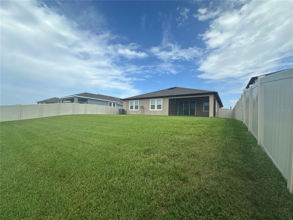 出租: $2,700 (4 贝兹, 3 浴室, 2208 平方英尺)