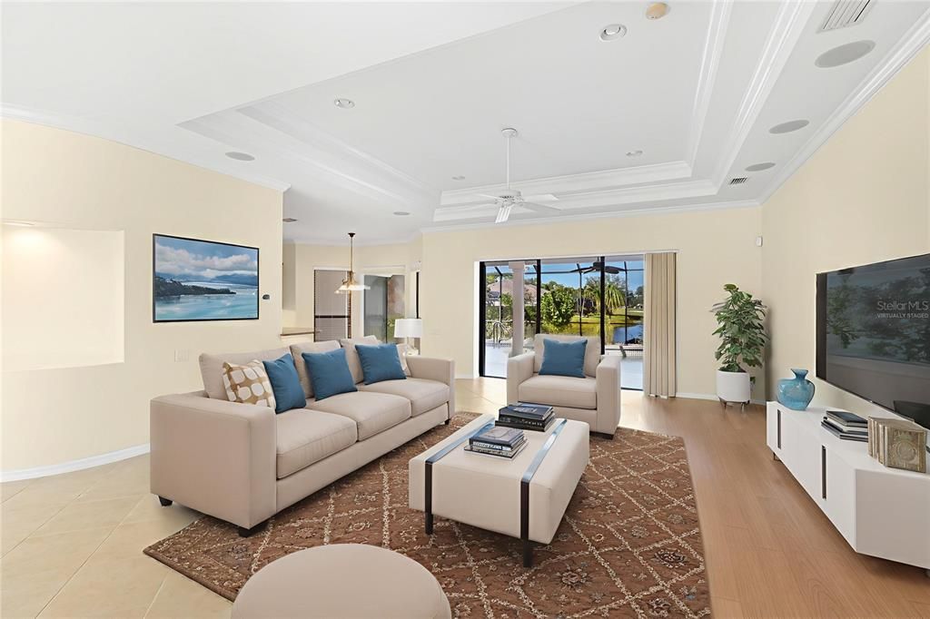 合同活跃: $700,000 (4 贝兹, 3 浴室, 2585 平方英尺)