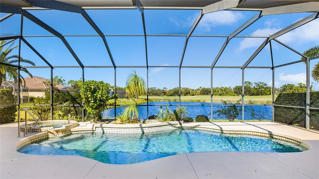 合同活跃: $700,000 (4 贝兹, 3 浴室, 2585 平方英尺)