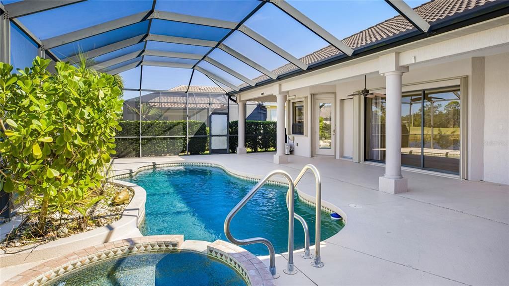 合同活跃: $700,000 (4 贝兹, 3 浴室, 2585 平方英尺)