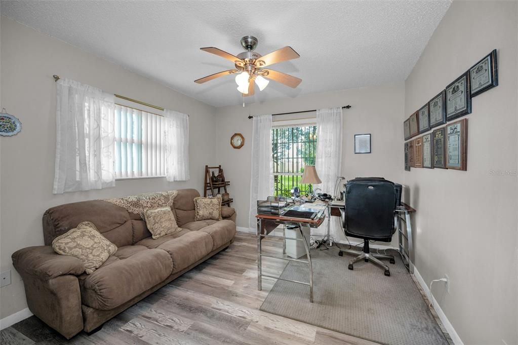 For Sale: $254,900 (2 beds, 2 baths, 1025 Square Feet)