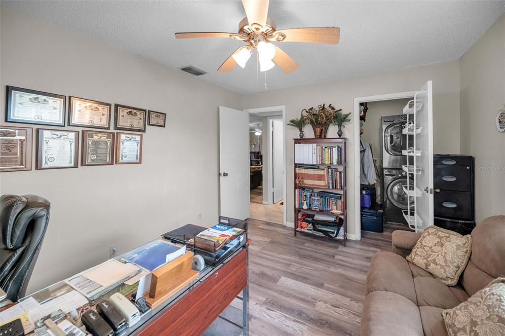 For Sale: $254,900 (2 beds, 2 baths, 1025 Square Feet)