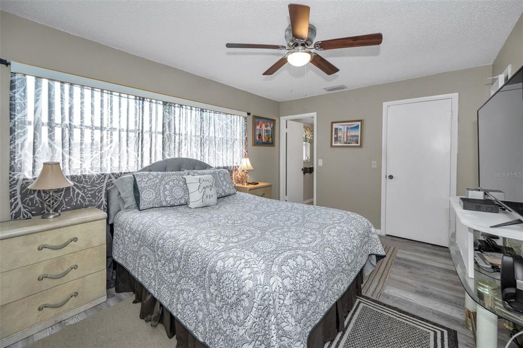 For Sale: $254,900 (2 beds, 2 baths, 1025 Square Feet)