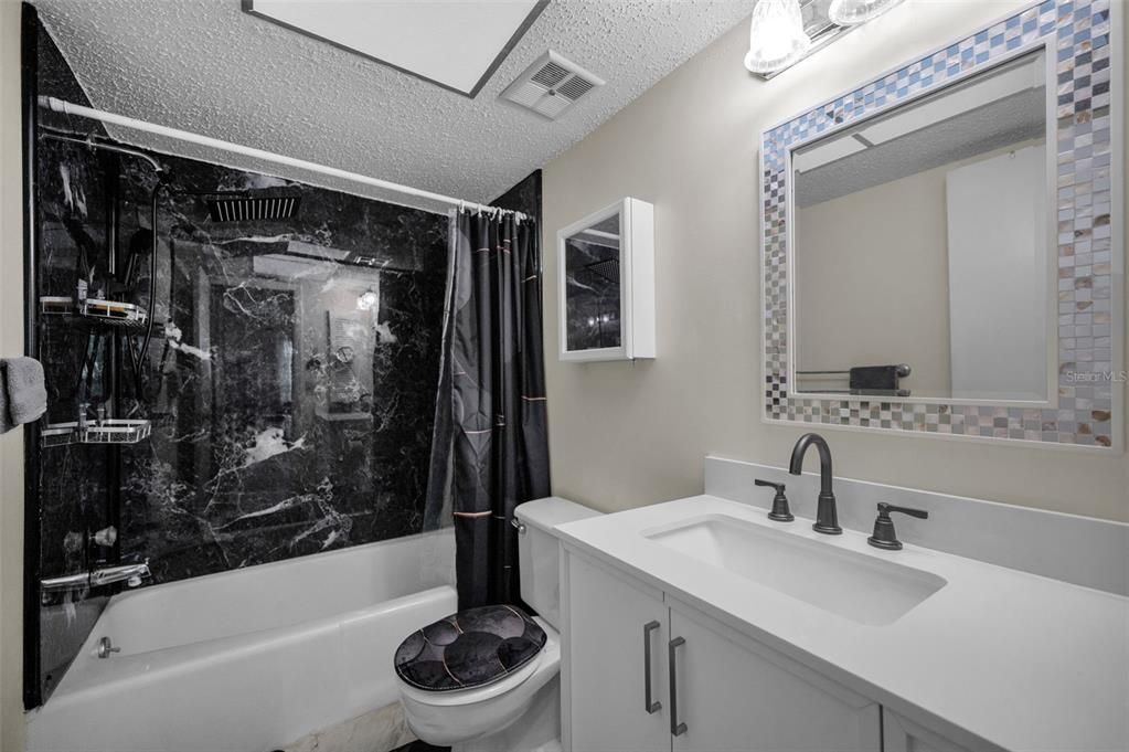 For Sale: $254,900 (2 beds, 2 baths, 1025 Square Feet)