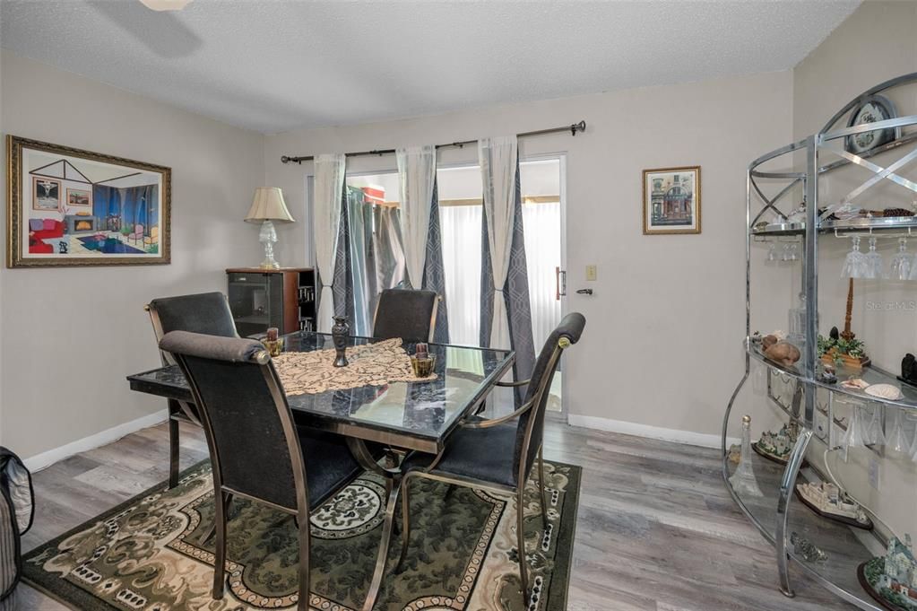 For Sale: $254,900 (2 beds, 2 baths, 1025 Square Feet)