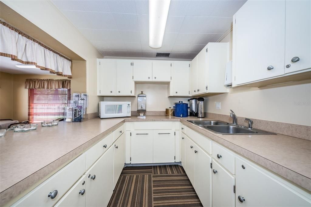 For Sale: $254,900 (2 beds, 2 baths, 1025 Square Feet)