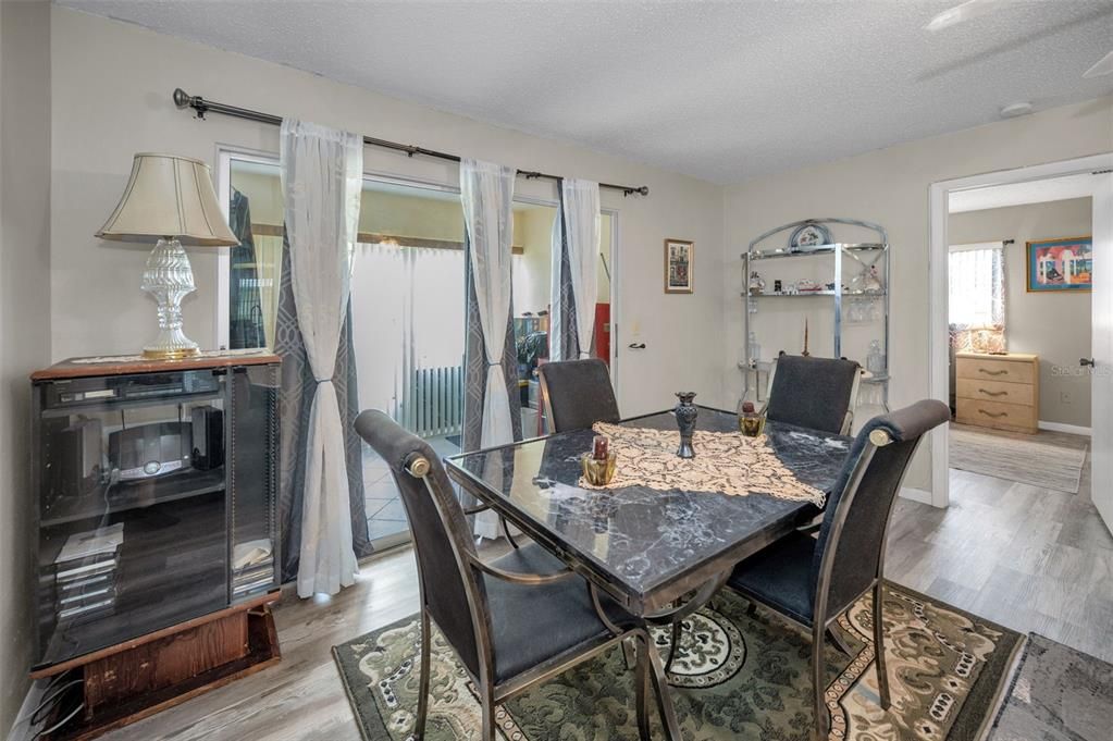 For Sale: $254,900 (2 beds, 2 baths, 1025 Square Feet)