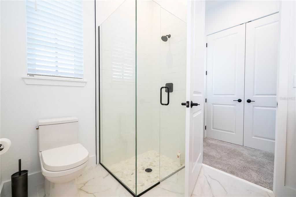 For Sale: $1,890,000 (5 beds, 5 baths, 4039 Square Feet)