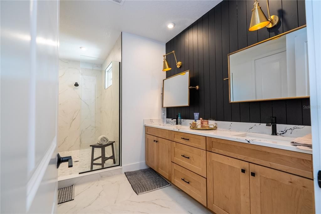 For Sale: $1,890,000 (5 beds, 5 baths, 4039 Square Feet)