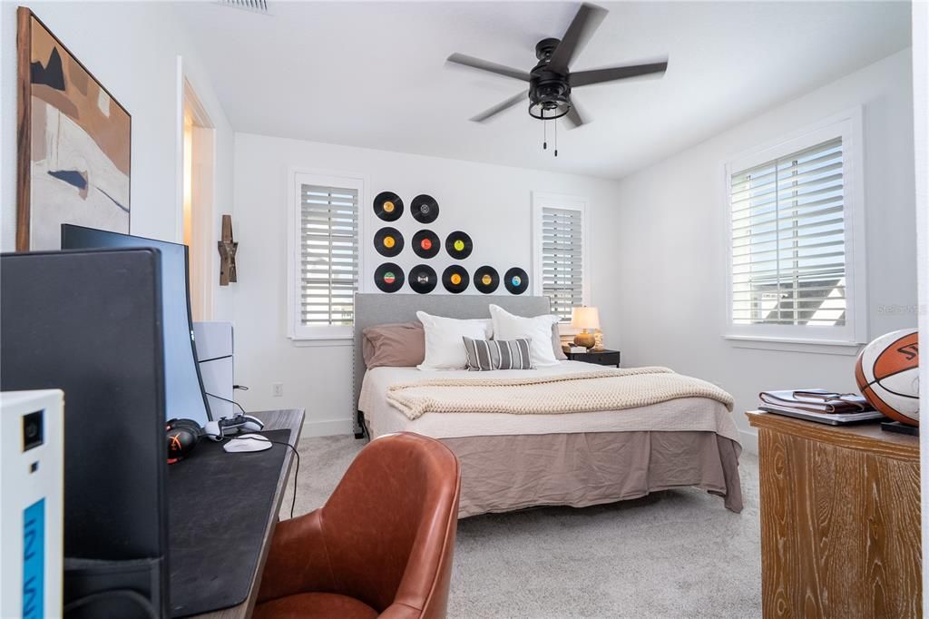 For Sale: $1,890,000 (5 beds, 5 baths, 4039 Square Feet)