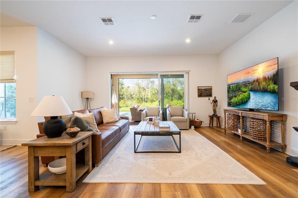 For Sale: $1,890,000 (5 beds, 5 baths, 4039 Square Feet)