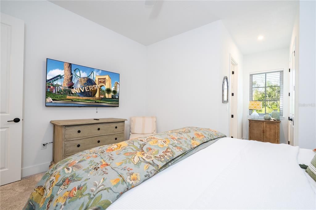 For Sale: $1,890,000 (5 beds, 5 baths, 4039 Square Feet)