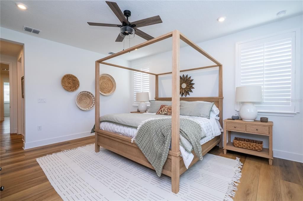 For Sale: $1,890,000 (5 beds, 5 baths, 4039 Square Feet)