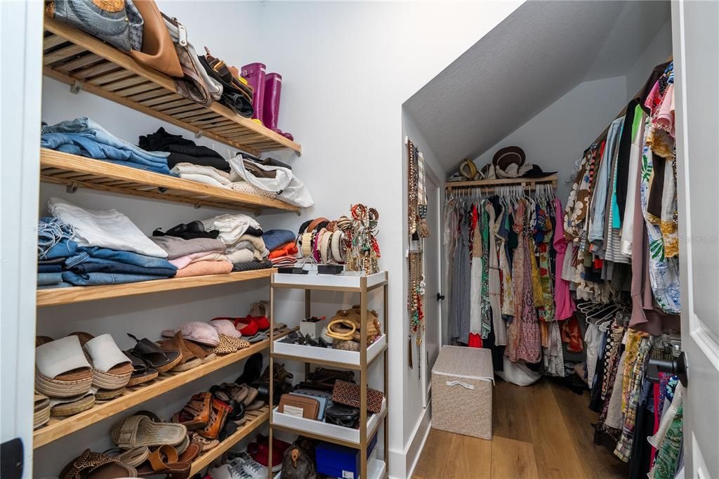 For Sale: $1,890,000 (5 beds, 5 baths, 4039 Square Feet)