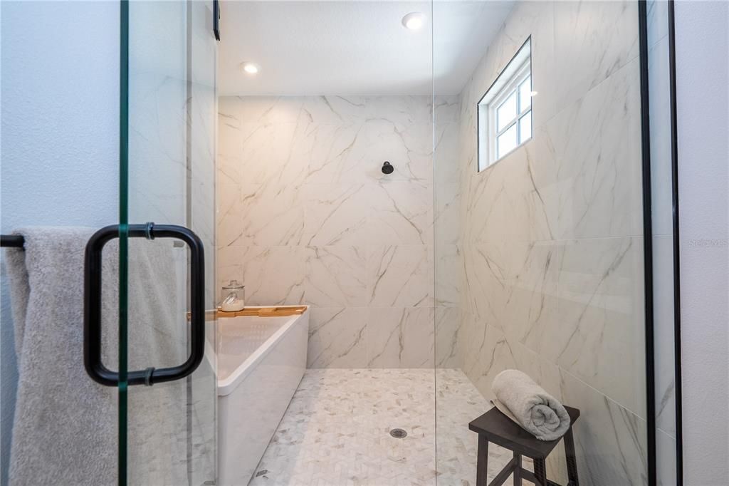 For Sale: $1,890,000 (5 beds, 5 baths, 4039 Square Feet)