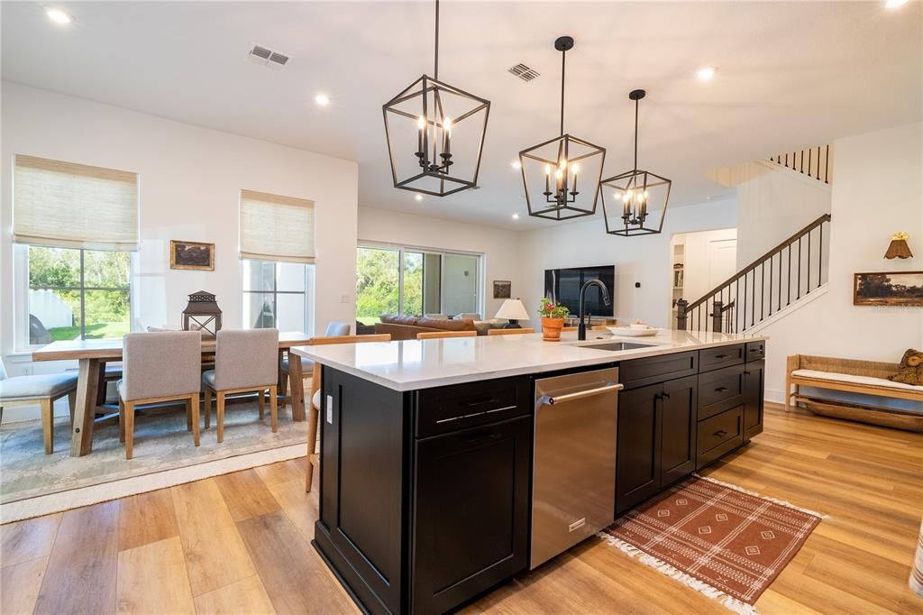 For Sale: $1,890,000 (5 beds, 5 baths, 4039 Square Feet)