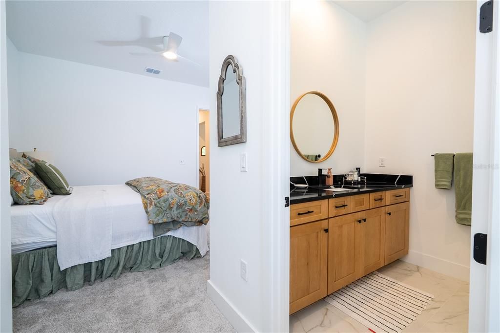 For Sale: $1,890,000 (5 beds, 5 baths, 4039 Square Feet)