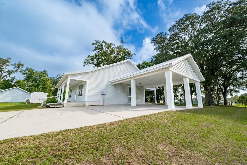 Active With Contract: $250,000 (2 beds, 2 baths, 1350 Square Feet)