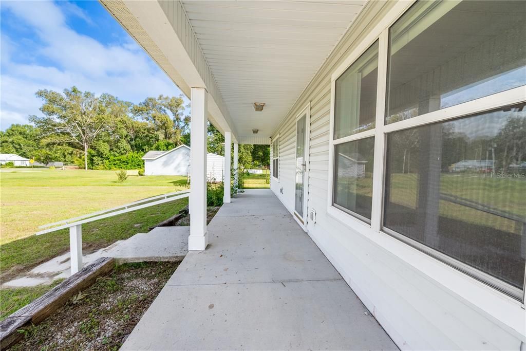 Active With Contract: $250,000 (2 beds, 2 baths, 1350 Square Feet)