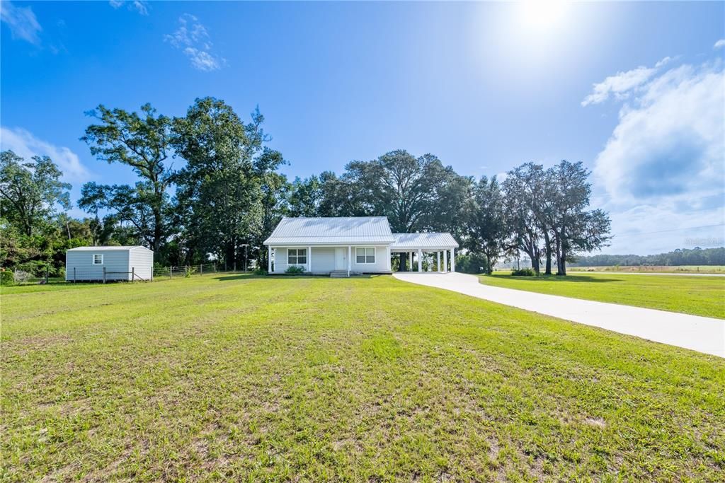 Active With Contract: $250,000 (2 beds, 2 baths, 1350 Square Feet)