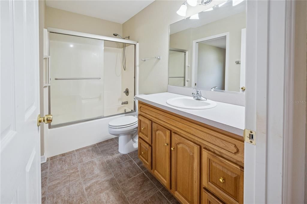 Active With Contract: $250,000 (2 beds, 2 baths, 1350 Square Feet)