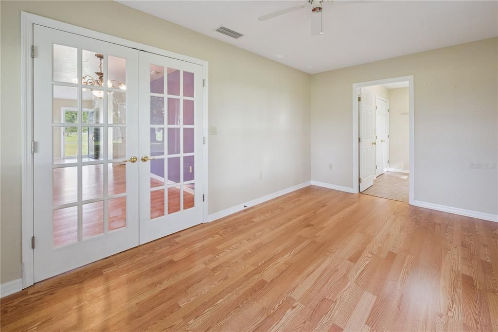 Active With Contract: $250,000 (2 beds, 2 baths, 1350 Square Feet)