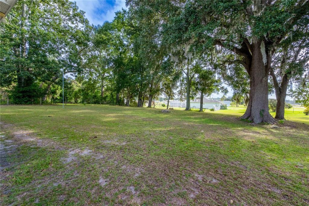 Active With Contract: $250,000 (2 beds, 2 baths, 1350 Square Feet)