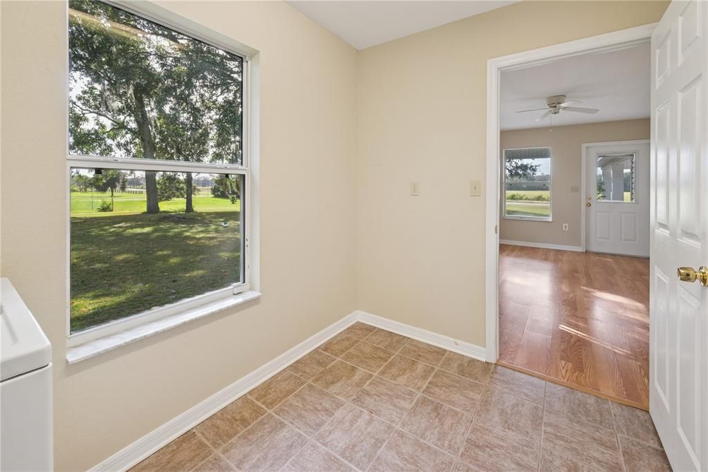 Active With Contract: $250,000 (2 beds, 2 baths, 1350 Square Feet)