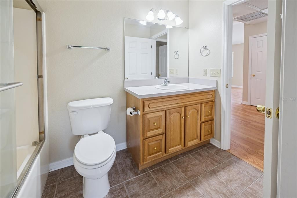 Active With Contract: $250,000 (2 beds, 2 baths, 1350 Square Feet)