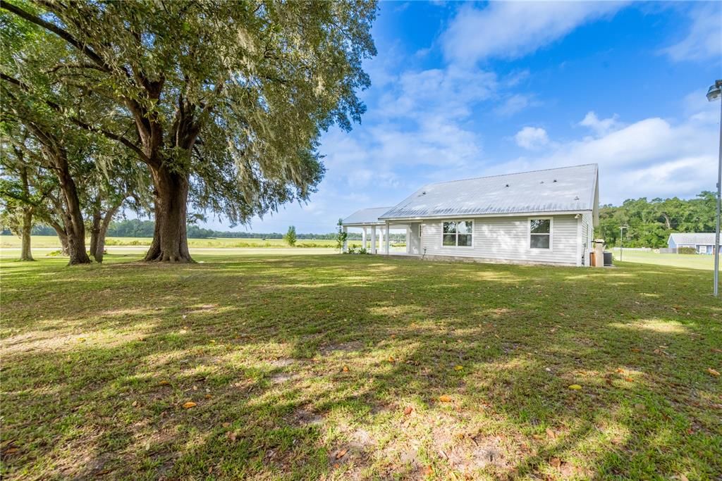 Active With Contract: $250,000 (2 beds, 2 baths, 1350 Square Feet)