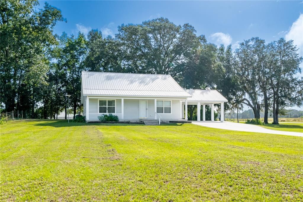 Active With Contract: $250,000 (2 beds, 2 baths, 1350 Square Feet)