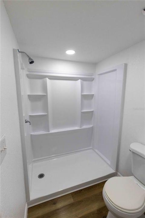 Под контрактом: $205,000 (2 спален, 2 ванн, 868 Квадратных фут)