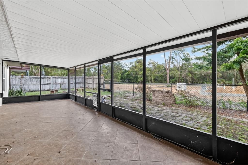 合同活跃: $299,900 (3 贝兹, 2 浴室, 1497 平方英尺)