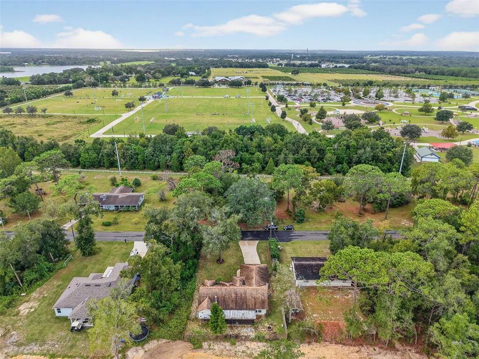 合同活跃: $299,900 (3 贝兹, 2 浴室, 1497 平方英尺)