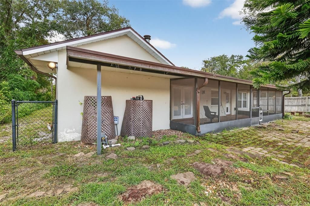 合同活跃: $299,900 (3 贝兹, 2 浴室, 1497 平方英尺)