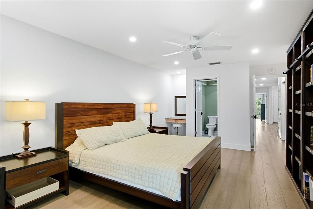 Active With Contract: $2,600 (3 beds, 2 baths, 1596 Square Feet)