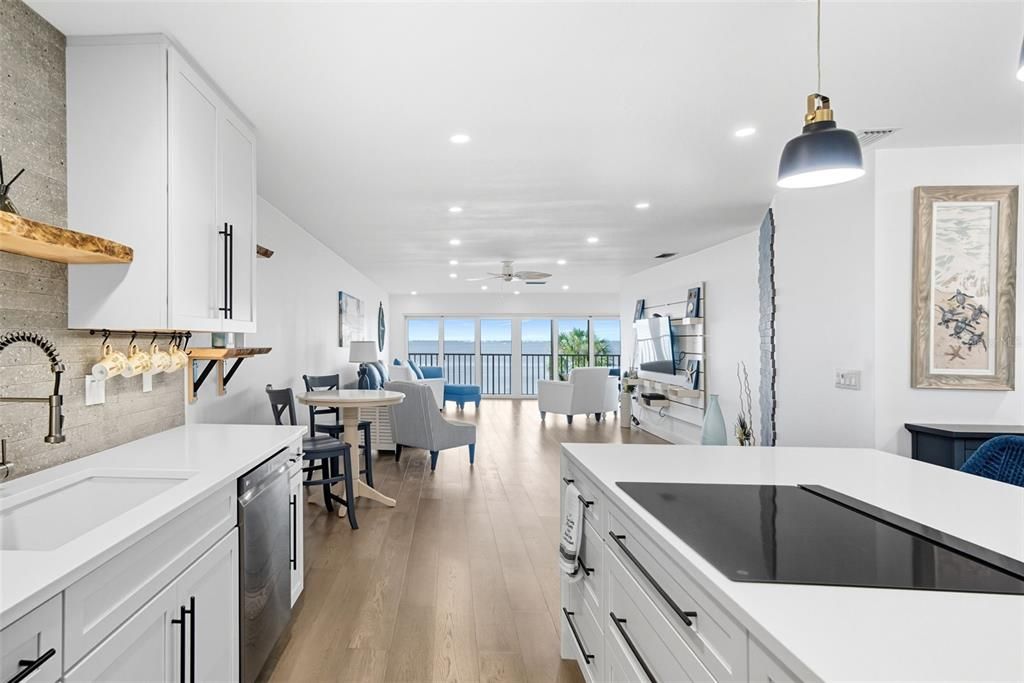 Active With Contract: $2,600 (3 beds, 2 baths, 1596 Square Feet)