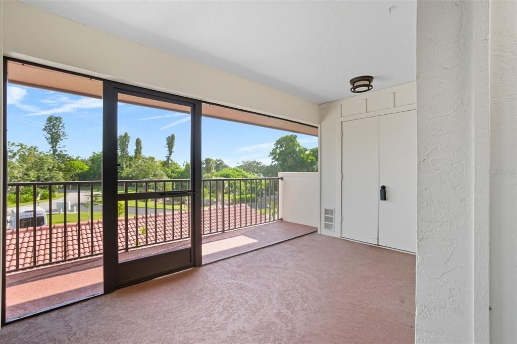 Active With Contract: $2,600 (3 beds, 2 baths, 1596 Square Feet)