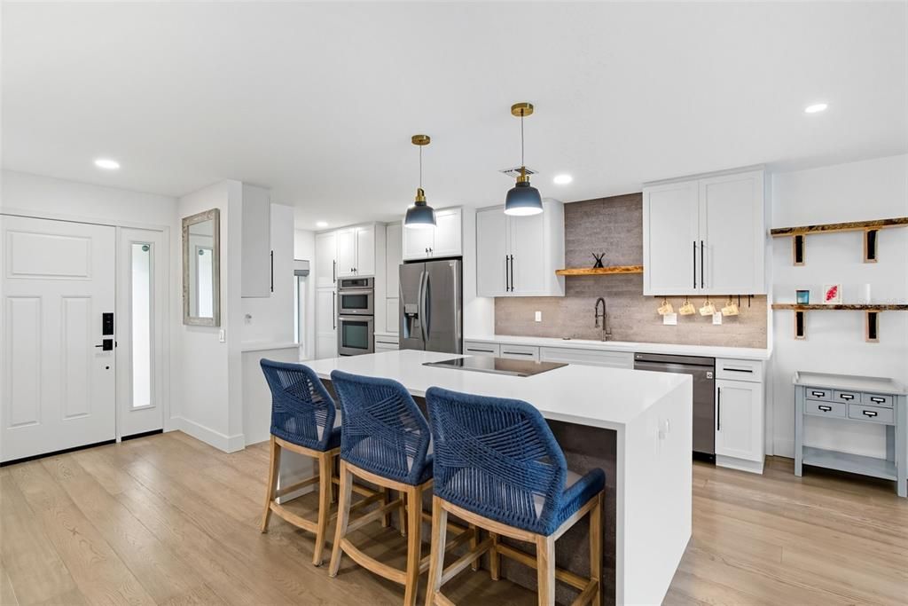 Active With Contract: $2,600 (3 beds, 2 baths, 1596 Square Feet)